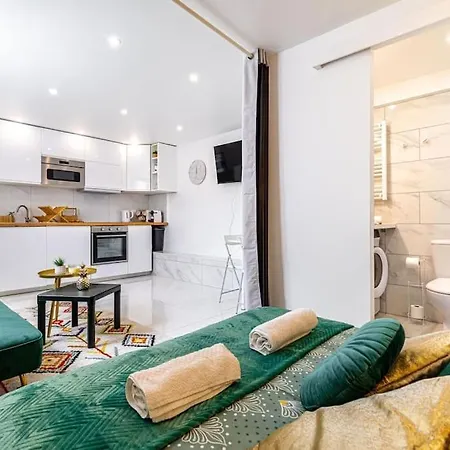 Апартаменты Melanie - Emerald Serenity Paris La Defense - Salon De Jardin Prive, Terrasse & Wifi